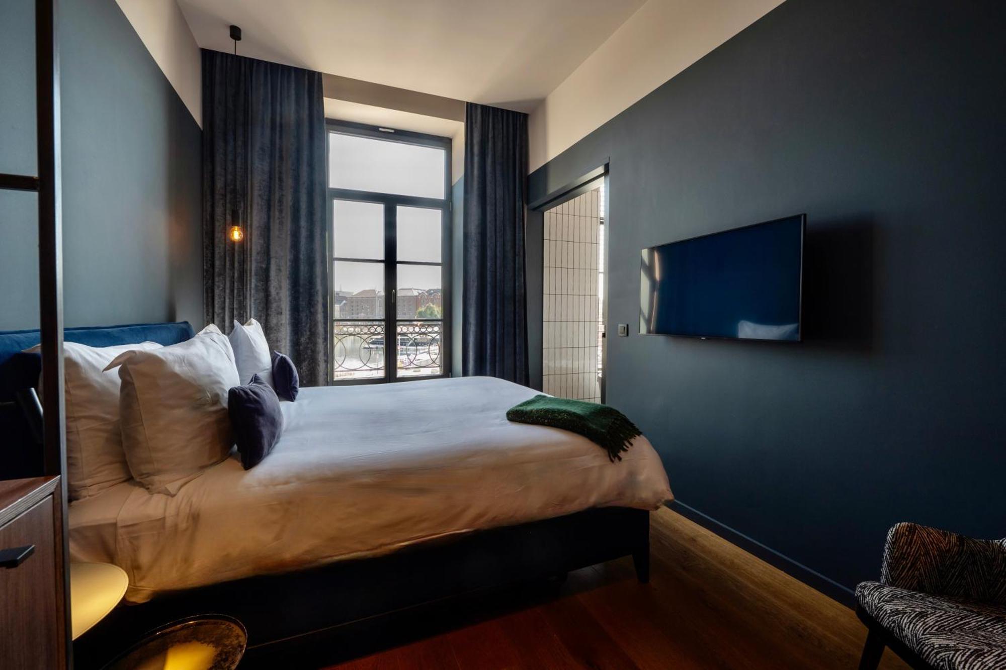U Eat & Sleep Antwerp Hotel Exterior photo